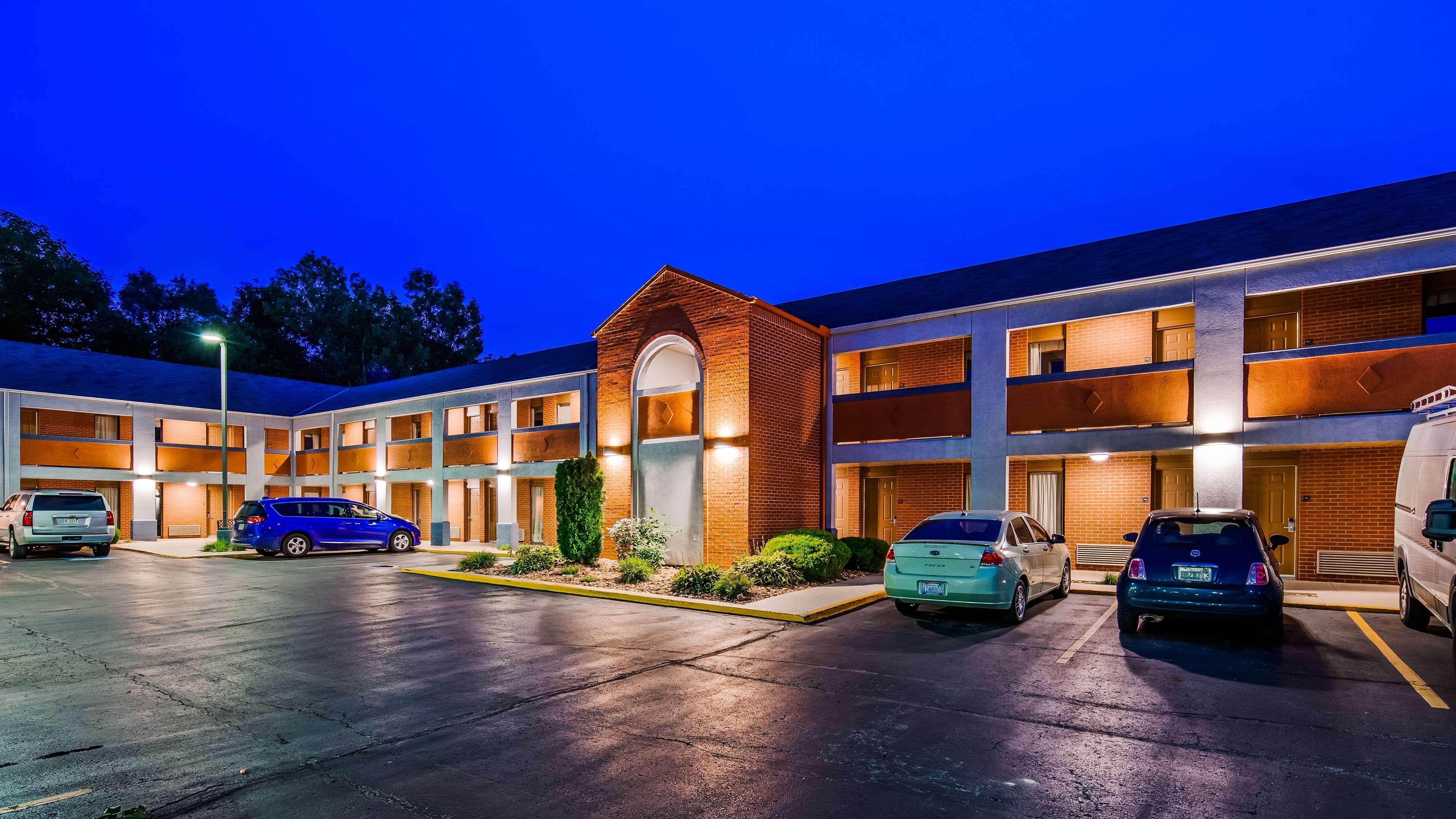 Surestay By Best Western Kansas City Country Inn North Exterior photo