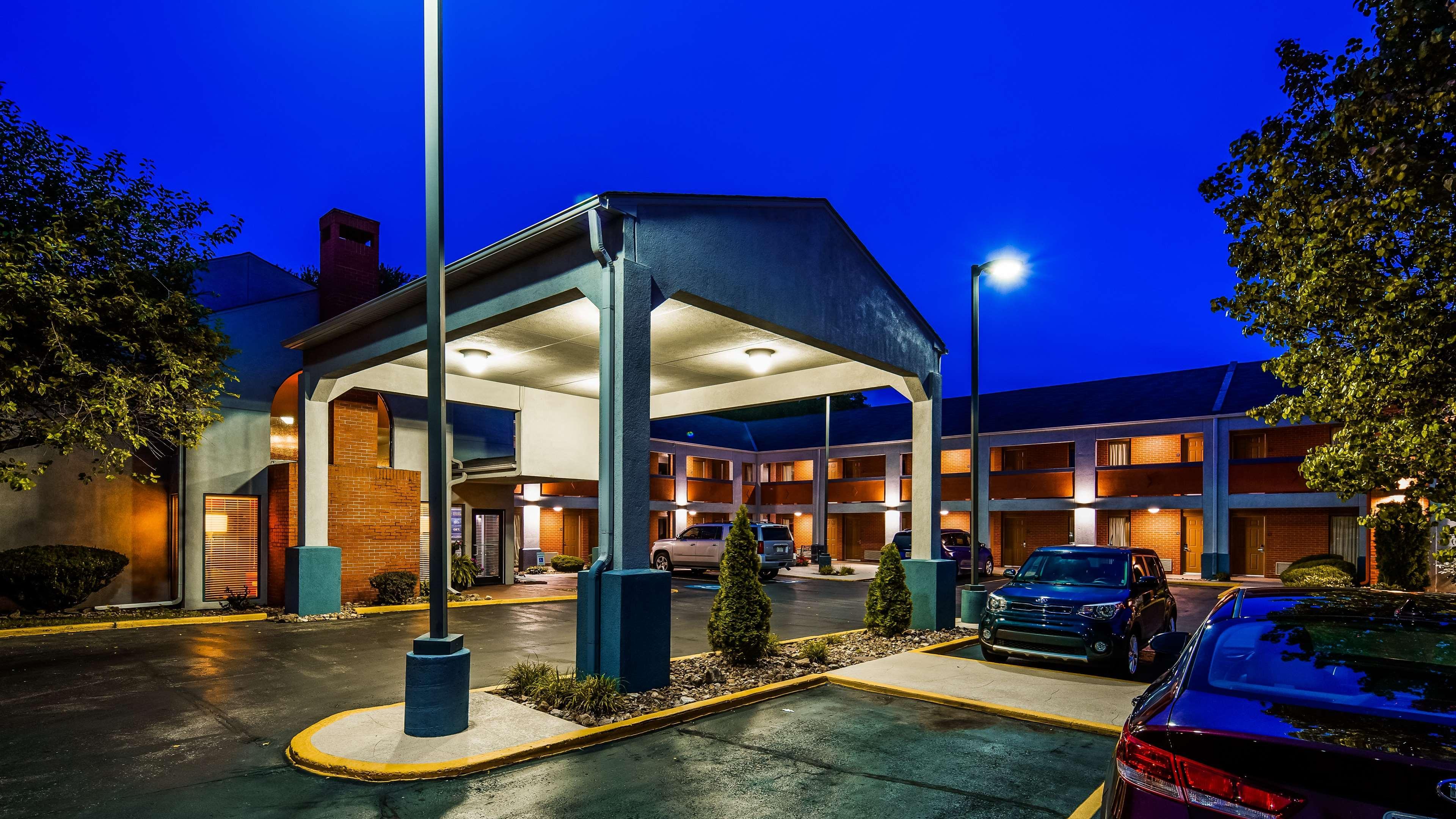 Surestay By Best Western Kansas City Country Inn North Exterior photo