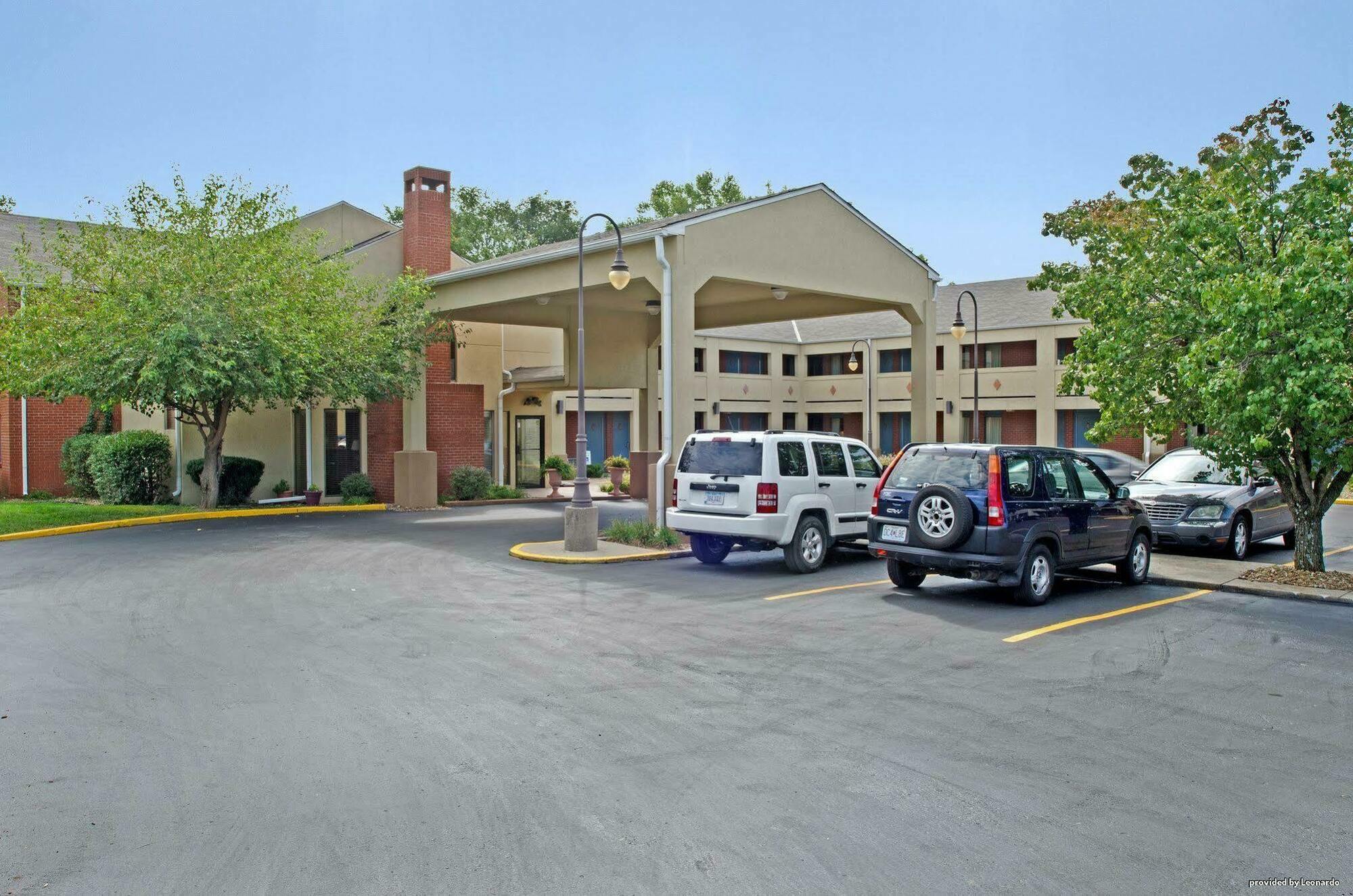 Surestay By Best Western Kansas City Country Inn North Exterior photo